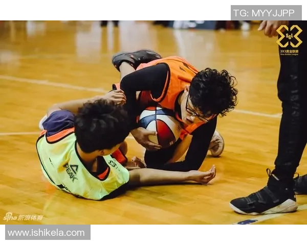 南京篮球队默契之道：深度解析团队配合与战术运用的精彩瞬间