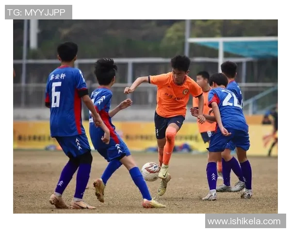 宅家足球新风潮居家也能享受精彩赛事与热血对决的乐趣