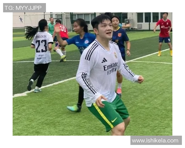 小胖足球员的成长故事与梦想追逐之路