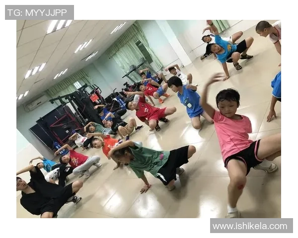 舞动人生：王娜在街舞世界中的探索与成长之路